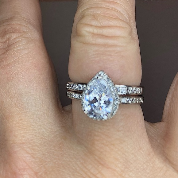 STUNNING Pear Shaped Ring & band SET gemstone style ring luxury party clear - Picture 2 of 6